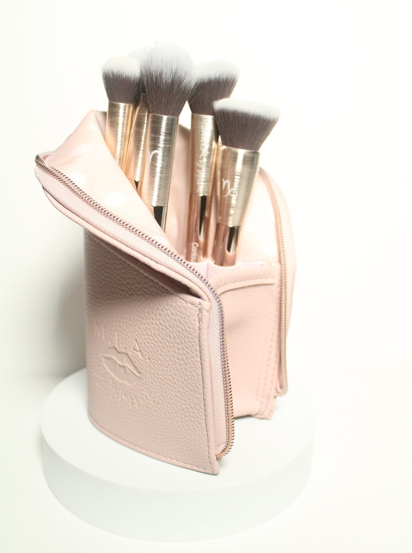 M.I.A. by Massiel Zodiac brush set